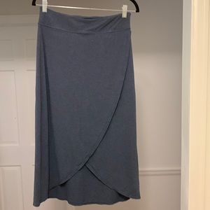 Athleta tulip faux wrap skirt in heathered navy. S